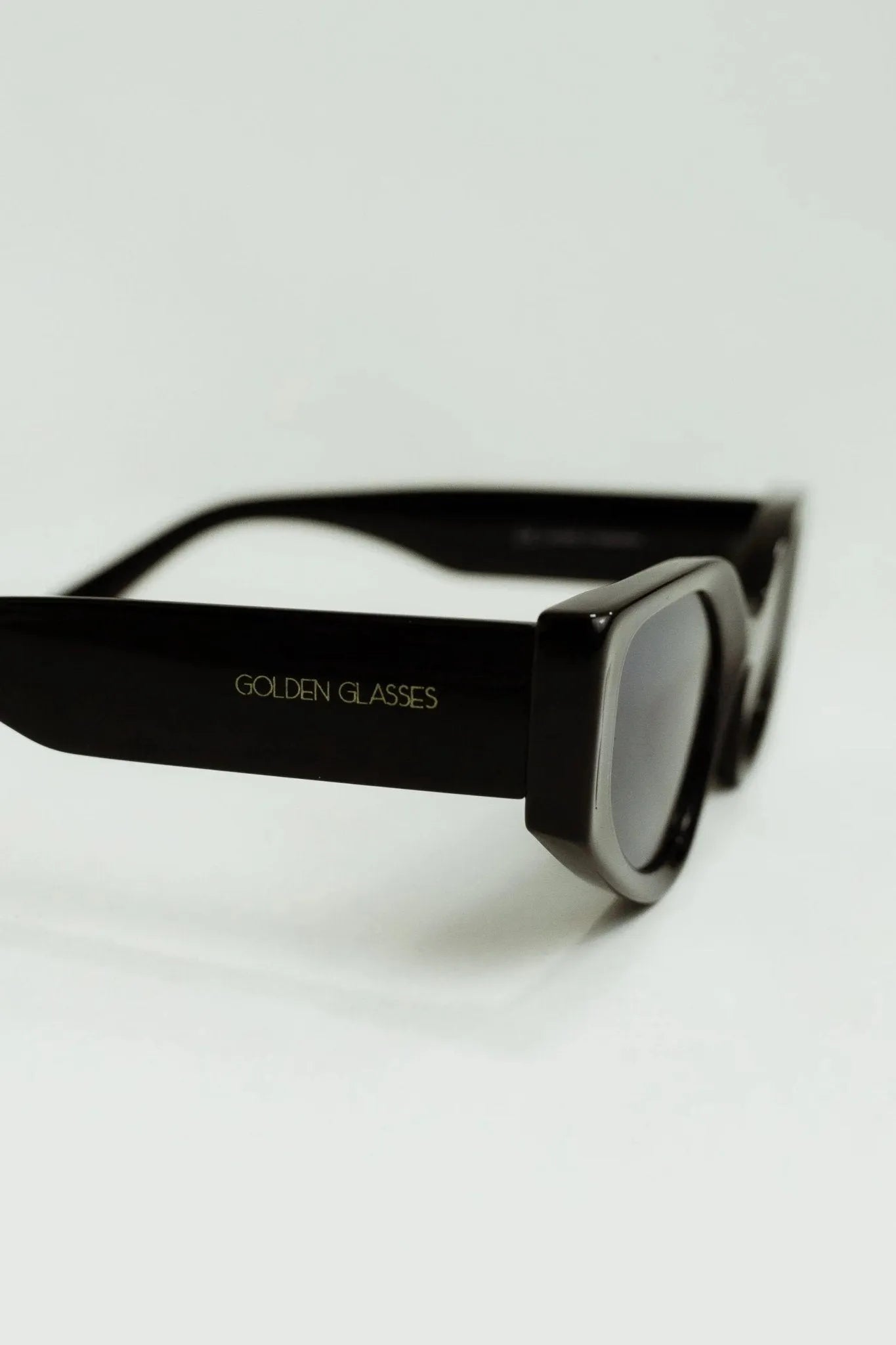 Women's Iconic Black Sunglasses